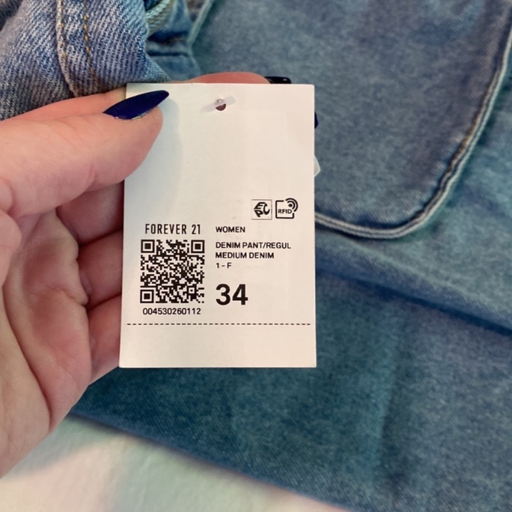 Forever 21 Relaxed Cargo Jeans NWT - Picture 8 of 8